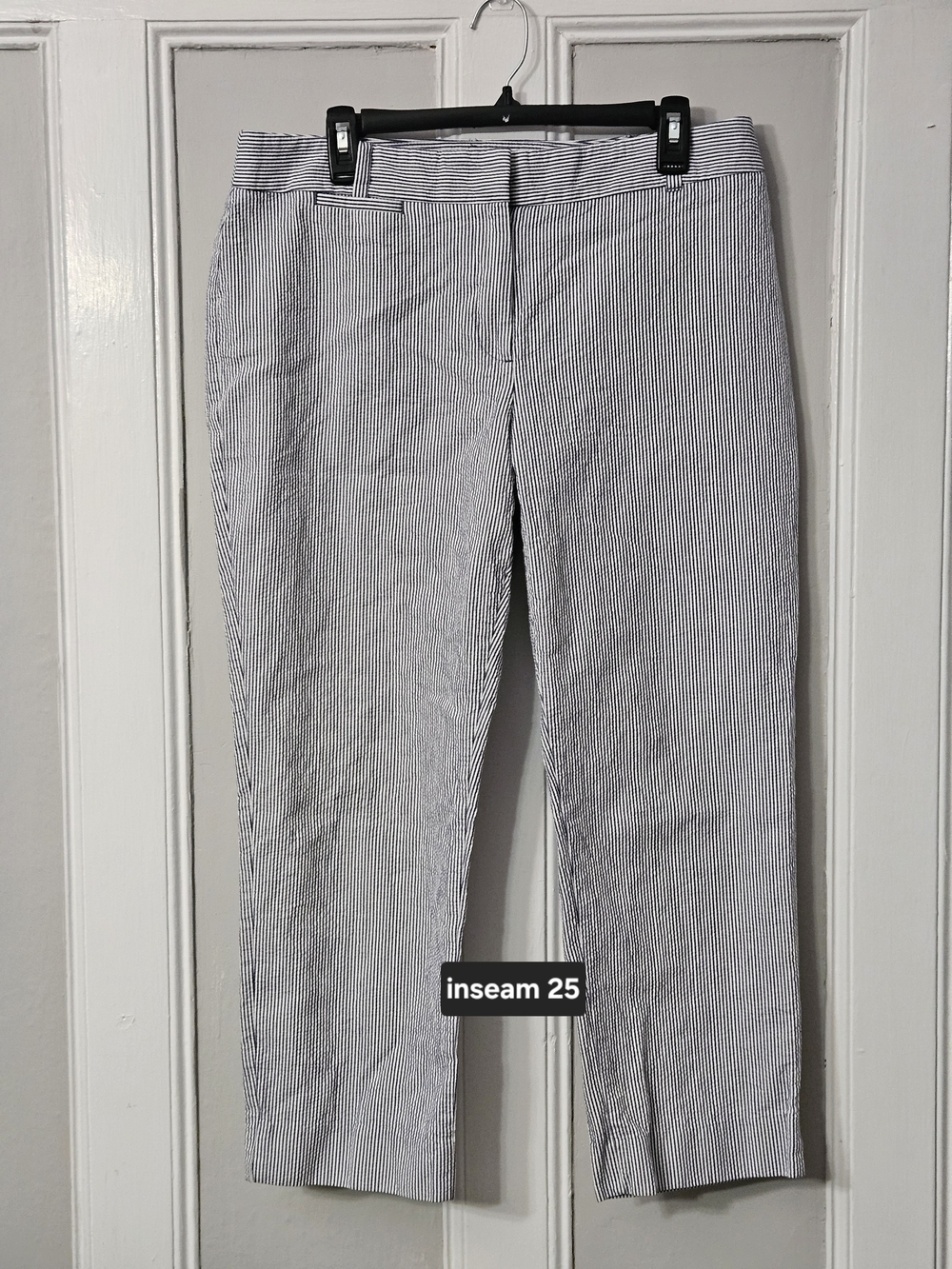 Talbots Blue and White Seersucker Cropped Pants Sz 12